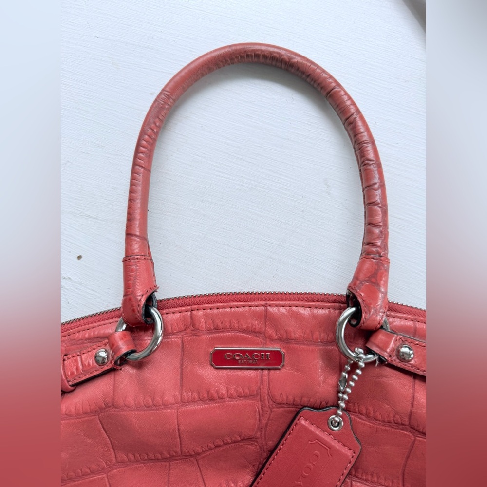 COACH Madison Crocodile Embossed
Lindsey Satchel Coral Leather - Picture 5 of 16